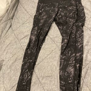 Lulu running tights! Side pockets and back zip